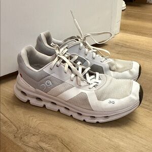 ON Cloudrunner women’s white/grey sneakers size 8.5